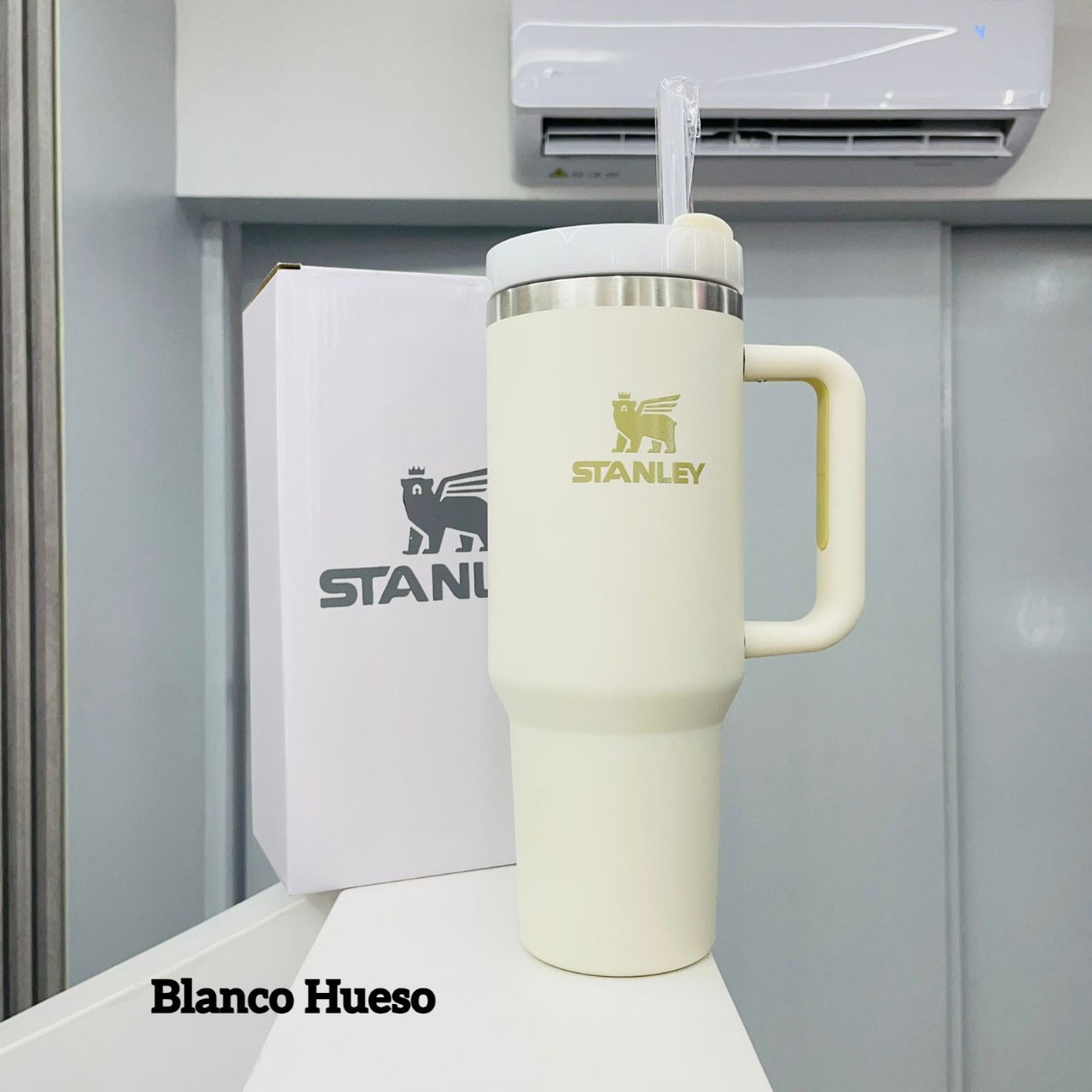 Combo Promocional: Audífonos Diadema AirPods Max 1.1 + Termo Stanley 40 oz
